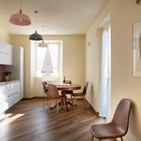 Casa Regina Margherita - Lussuoso Vista Con Parcheggio E Aria Condizionata Apartment Carate Urio